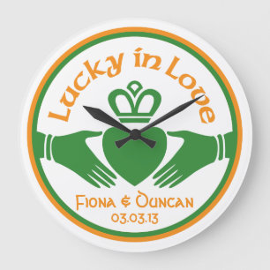 Lucky in Love Irish Claddagh Wedding Jubileum Grote Klok