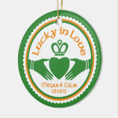 Lucky in Love Irish Claddagh Wedding Jubileum Keramisch Ornament (Links)