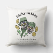 Lucky in Love Irish Sugar Skulls Pas getrouwd Kussen (Voorkant)