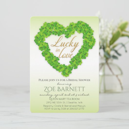 Lucky In Love Klaver Bruids Douche Uitnodiging (Staand voorkant)