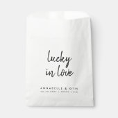 Lucky in Love | Minimalistisch weddenschap met lot Bedankzakje (Voorkant)