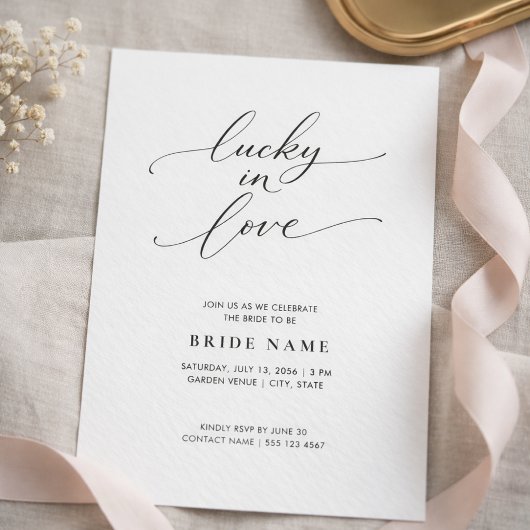 Lucky in Love | Modern Minimalist Bridal Shower Kaart