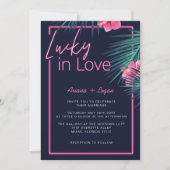 Lucky In Love Neon Roze Tropische Retro bruiloft Kaart (Voorkant)