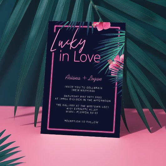 Lucky In Love Neon Roze Tropische Retro bruiloft Kaart