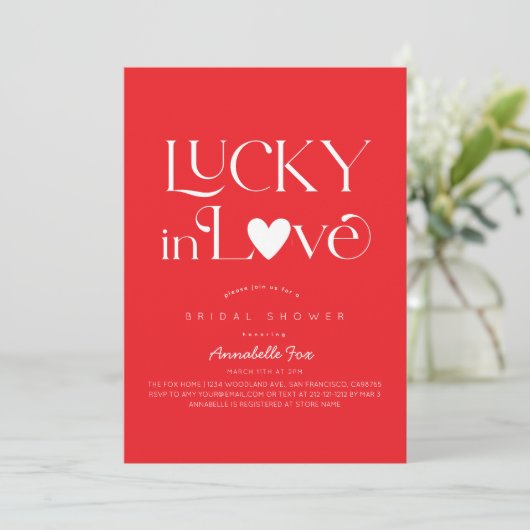 Lucky in Love Red Heart Bridal Shower Kaart (Staand voorkant)