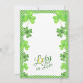 Lucky in Love St Patricks Couples Shower Kaart (Achterkant)