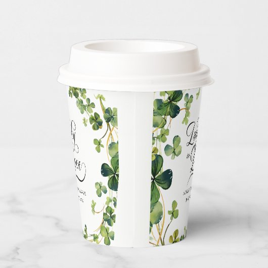 Lucky in Love Vrijgezellenfeest Green Shamrock Papieren Bekers (Rechts)