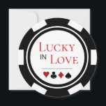 Lucky In Love Zwart Wit Poker Chip Vegas Bruiloft Kaart<br><div class="desc">Daag je gasten door ze deze zwarte en witte 'Lucky in Love' pokerchips trouwuitnodigingen te sturen. Ze wachten vol ongeduld om bij je te zijn op deze leuke bruiloft.</div>