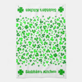 Lucky Irish Shamrocks Clover Personalized Theedoek (Verticaal)