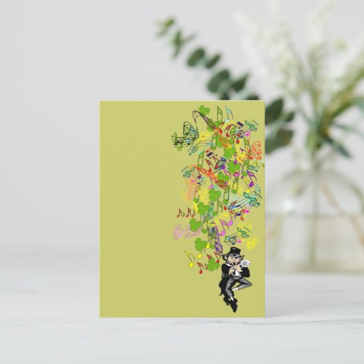 Lucky Leprechaun met shamrocks Briefkaart (Staand voorkant)