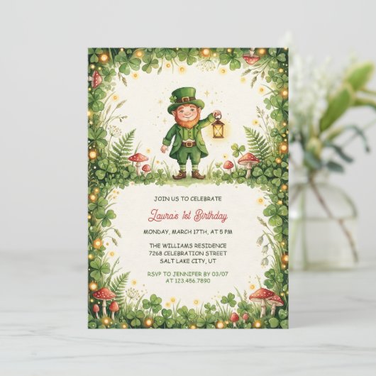 Lucky Leprechaun St Patrick First Birthday Party Kaart (Staand voorkant)