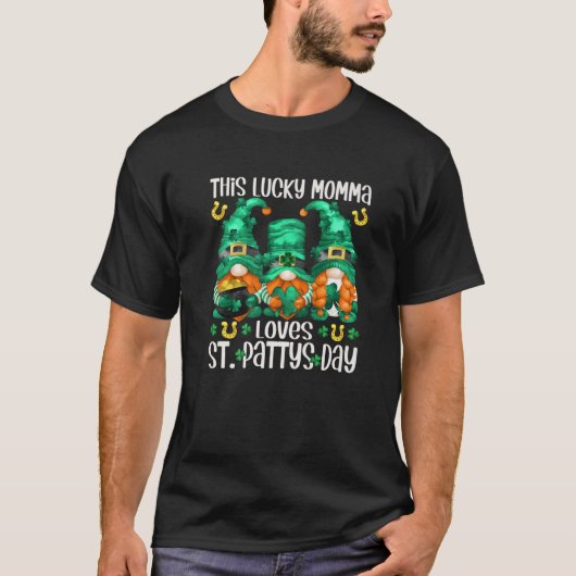 Lucky Momma houdt van St. Pattys Day Gnomes Holdin T-shirt (Voorkant)