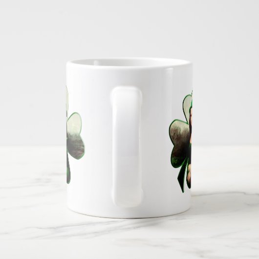 Lucky Mona Lisa St Patrick's Day Clover Grote Koffiekop (Achterkant)