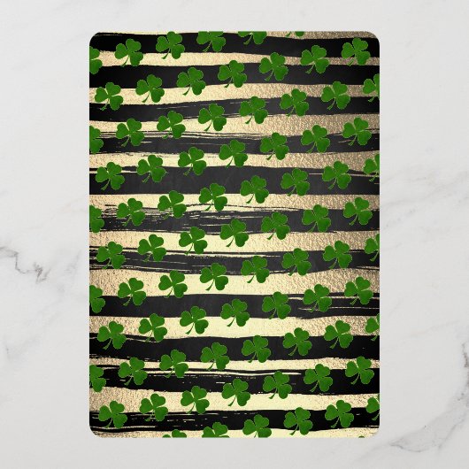 Lucky One Chalkboard 1st Birthday Real Folie Uitnodiging (Achterkant)