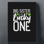 Lucky One First Birthday Big Sister Family St. Pat Fotoplaat<br><div class="desc">Lucky One First Birthday Big Sister Family St. Patrick's Day T-shirt</div>