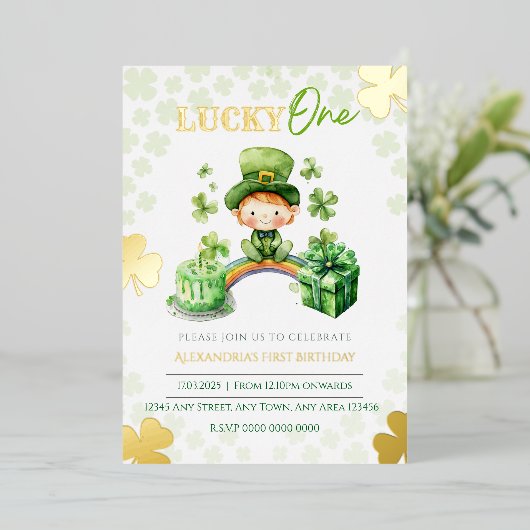 Lucky One First Birthday St Patrick's Folie Uitnodiging (Staand Voorkant)
