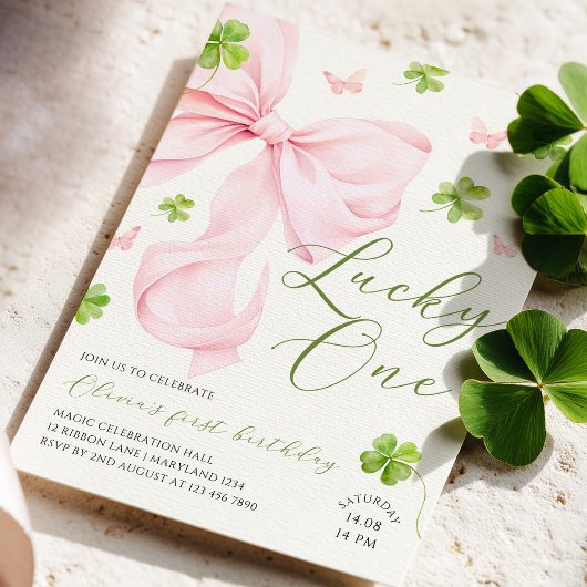 Lucky One Pink Bow 1st Birthday Invitation Kaart