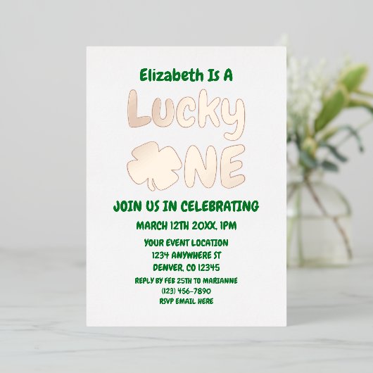 Lucky One St Patrick's Day 1st Birthday Folie Uitnodiging (Staand Voorkant)