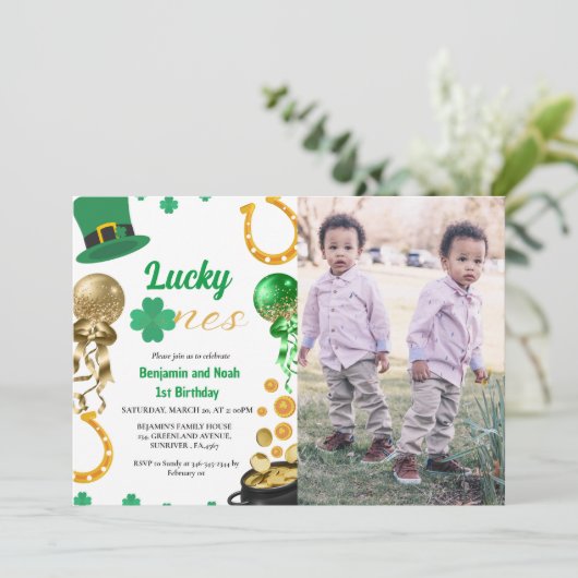 Lucky One Twin 1e Verjaardag St Patrick's Day Boy Kaart (Staand voorkant)