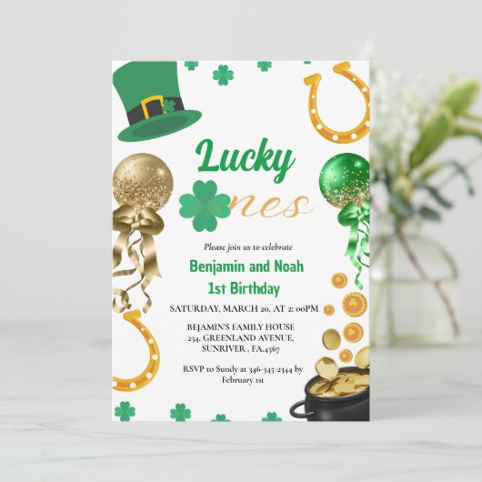 Lucky One Twin 1e Verjaardag St Patrick's Day Boy Kaart (Staand voorkant)