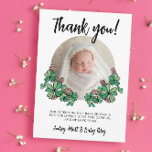 Lucky roze klavers foto meisje Baby shower Bedankkaart<br><div class="desc">Pink four leaf clover thema meisje baby shower dank u kaart gepersonaliseerd met een foto van uw pasgeboren dochtertje om de gasten die kwamen naar uw gelukkige charme baby shower te bedanken met de foto van uw baby omlijst door handgetekende illustraties van vier bladklavers en roze klaverbloemen. St Patrick's day...</div>
