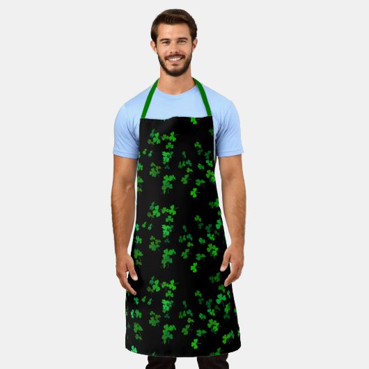 Lucky Shamrocks Schort (Gedragen)