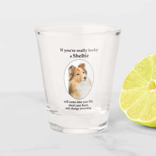Lucky Sheltie Shot Glas (Voorkant)