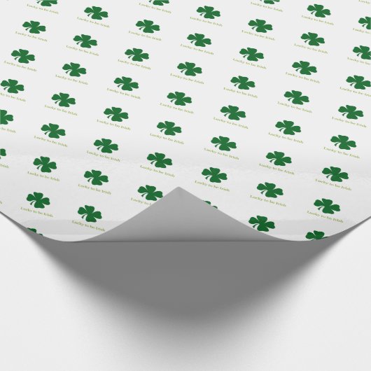 Lucky to Be Irish Shamrock Gift Wrap Wrapping Pape Cadeaupapier (Hoek)