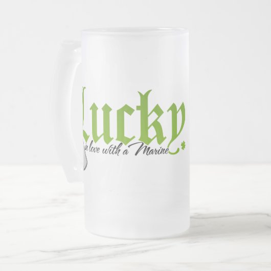 Lucky verliefd op een M A R I E Matglas Bierpul (Voorkant links)