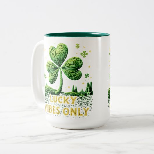 Lucky Vibes Only Yarn Clover St. Patrick's Day Tweekleurige Koffiemok (Voorkant links)