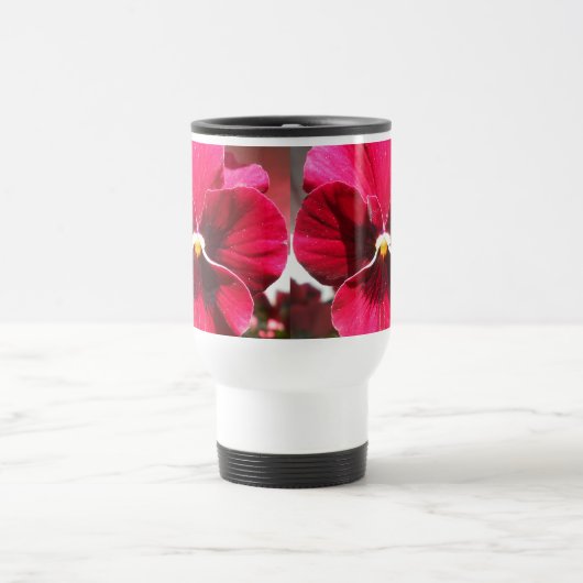 Lucrezia Reisbeker (Center)