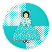 Lucy Doll met Aqua Polka Dot Background Keramische Knop (Voorkant)