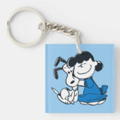 Lucy Hugging Snoopy Sleutelhanger (Voorkant)