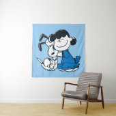 Lucy Hugging Snoopy Wandkleed (In situ)