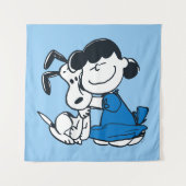 Lucy Hugging Snoopy Wandkleed (Voorkant)