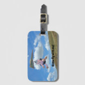 Luggage Tag - Flying Pig Over Hill Bagagelabel (Voorkant (verticaal))