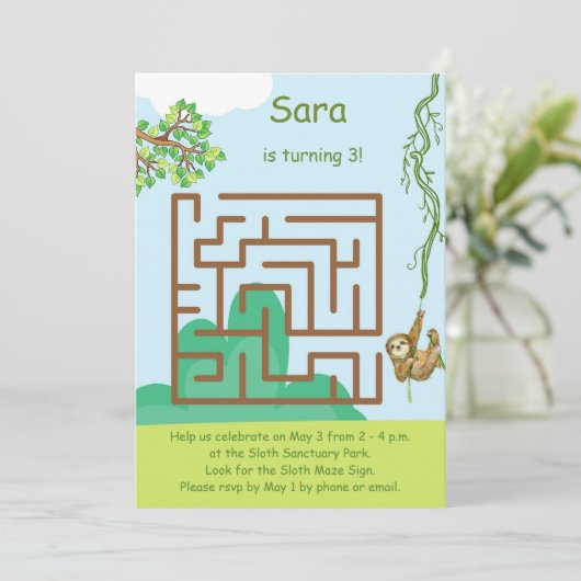 Luiaard en bladeren, doolhof puzzel verjaardagsuit kaart (Staand voorkant)