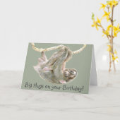 Luiaard "grote knuffels op je verjaardag" kaart (Gele Bloem)