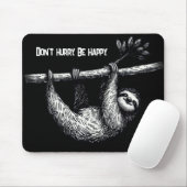 Luiaard op boomtak met citaat muismat (Met muis)