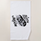 Luiaard rijdt met een raket naar de maan strandlaken (Voorkant)