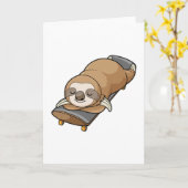 Luiaard slapend met skateboard kaart (Gele Bloem)