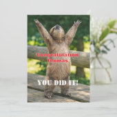 Luiaard Triomfkaart – Aangepaste Felicitaties Edit Kaart (Staand voorkant)