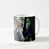 Luie jaguar op boomfoto koffiemok (Voorkant rechts)