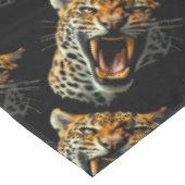 Luipaard brullende aanvalskop tafelkleed (Gekanteld)