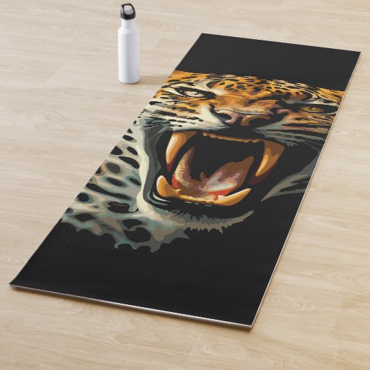 Luipaard brullende aanvalskop yogamat (In situ)