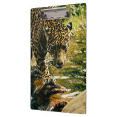 Luipaard die een stroomfoto doorkruist klembord (Links)