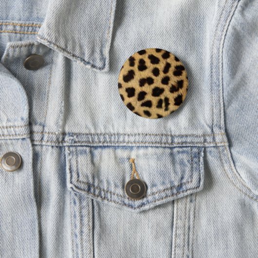 LUIPAARD DRUK PIN RONDE BUTTON 5,7 CM (In situ)