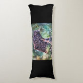 Luipaard in een zonlicht Oerwoud Lichaamskussen (Voorkant Verticaal)