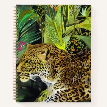 Luipaard kijkt tropische jungle