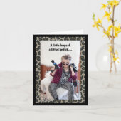 Luipaard, lippenstift, houding humoristisch kaart (Gele Bloem)